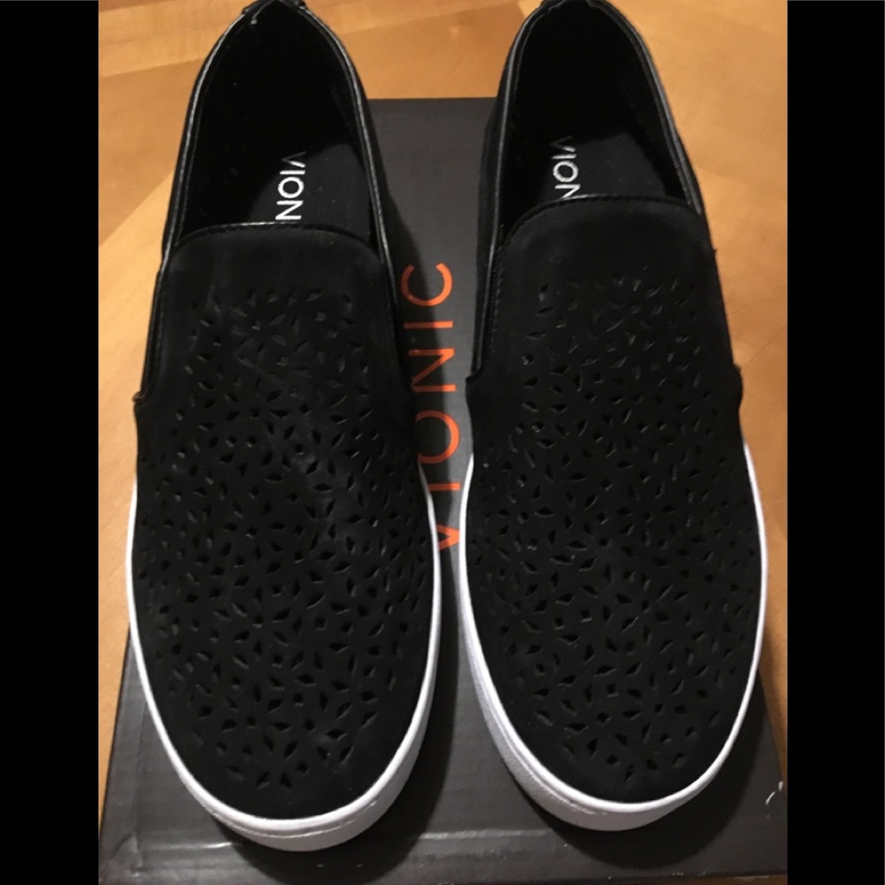 Vionic Perforated Leather Slip-On 7.5 SOLD OUT!